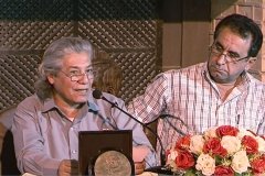 مع الزميل الشاعر عبد السادة البصري في احتفالية مؤسسة انو للفنون