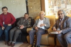 مع-الدكتور-سامي-عبد-الحميد-والفنان-جمال-الشاطي-والمخرج-ماهر-الكتيباني