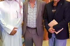 مع-الفنان-الشعودي-ابراهيم-الحساوي-والشاعر-الغنائي-داود-الغنام