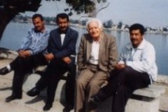 مع-القاص-الراحل-محمود-عبد-الوهاب-والناقد-عبد-الغفار-العطوي-والشاعر-عبد-السادة-البصري